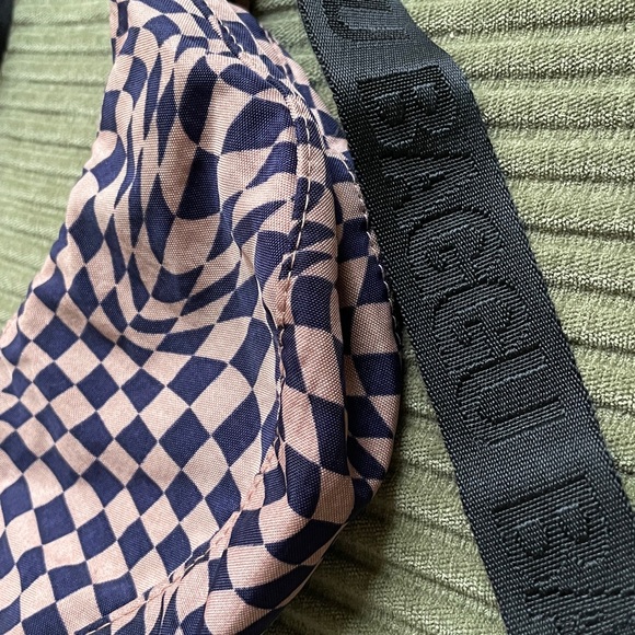 Baggu Mini Trippy Crescent Bag - Picture 2 of 4